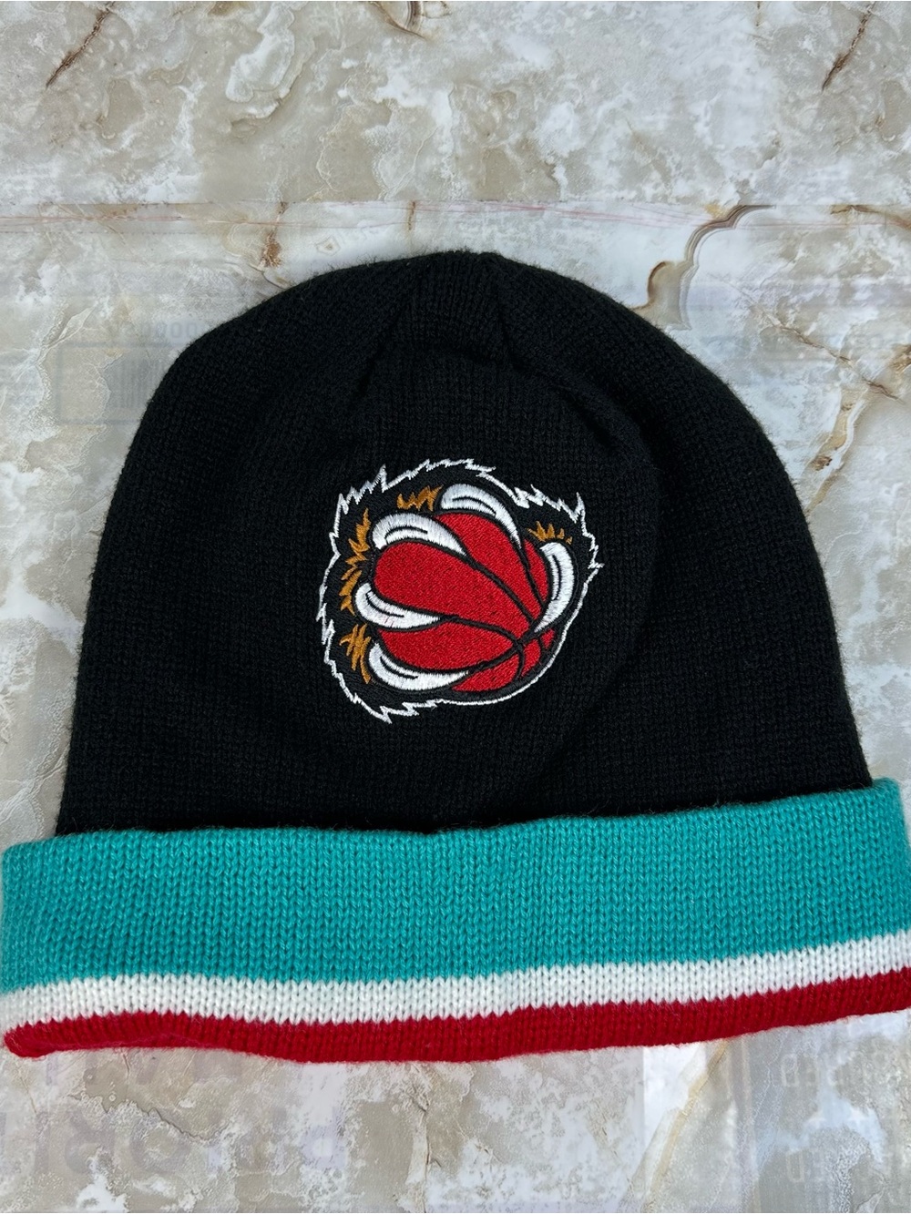 Vancouver Grizzlies Black Mitchell And Ness NBA Basketball Patch Knit Beanie